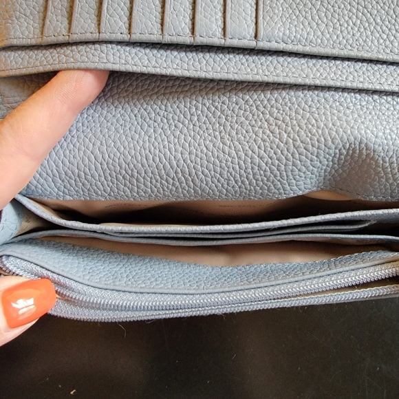 Michael Kors pebbled leather crossbody EUC. - Picture 4 of 8